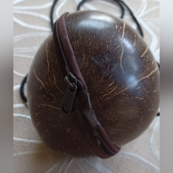 Coconut Shell Purse! - Picture 4 of 5
